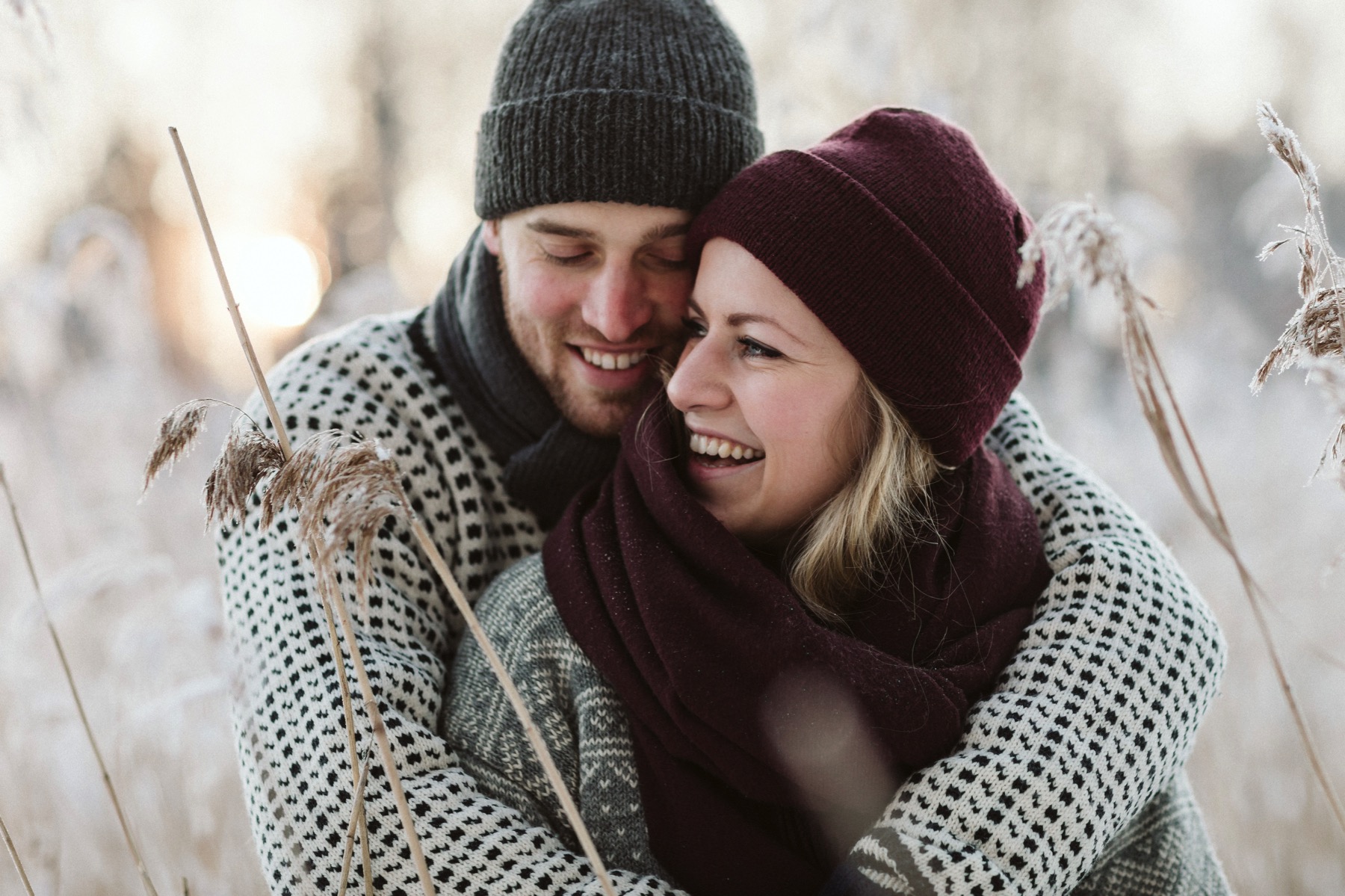 winter engagement session Finland