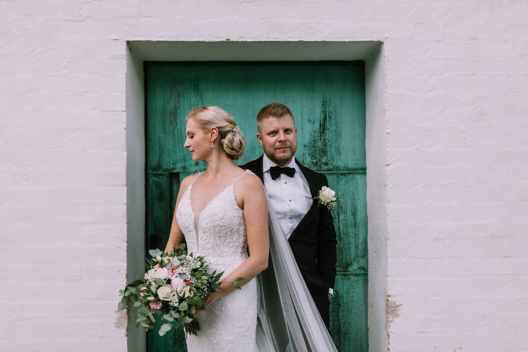 modern scandinavian wedding photographer