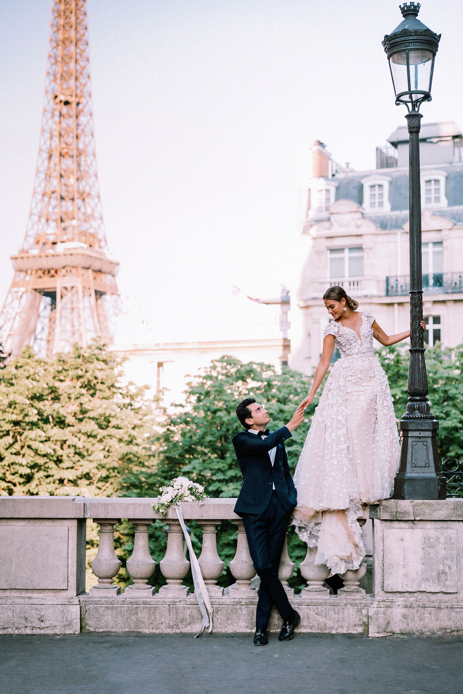 Paris Avenue Camoens elopement